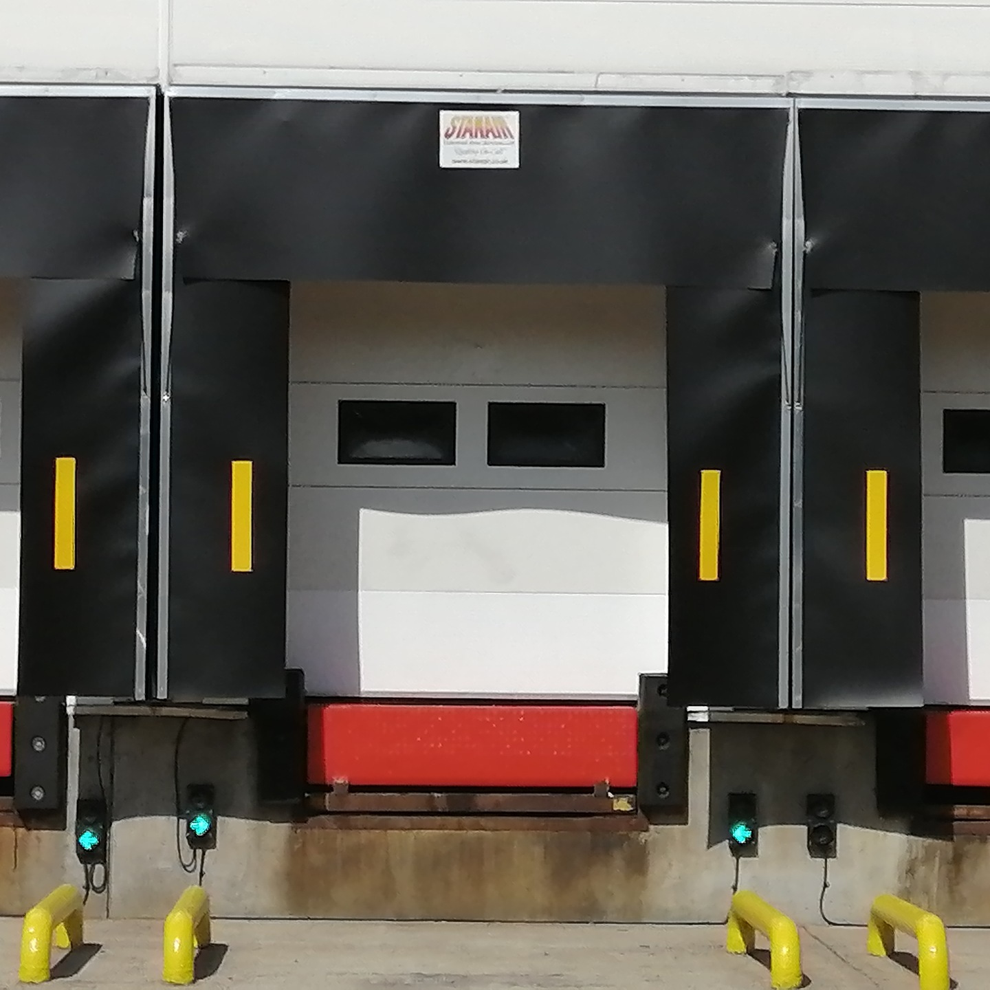 Static Shelter with Foam Padding and Traffic Light System as installed by Stanair Industrial Doors